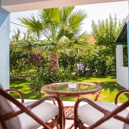 Three Stars 2* モライティカ