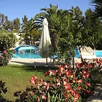 Three Stars 2* Moraḯtika