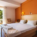 Three Stars Hotel Moraḯtika