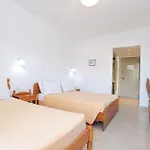 Three Stars 2* Moraḯtika