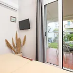 Three Stars Hotel