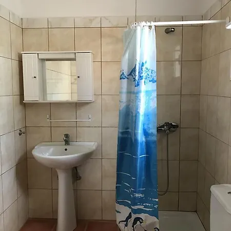 Three Stars Hotel